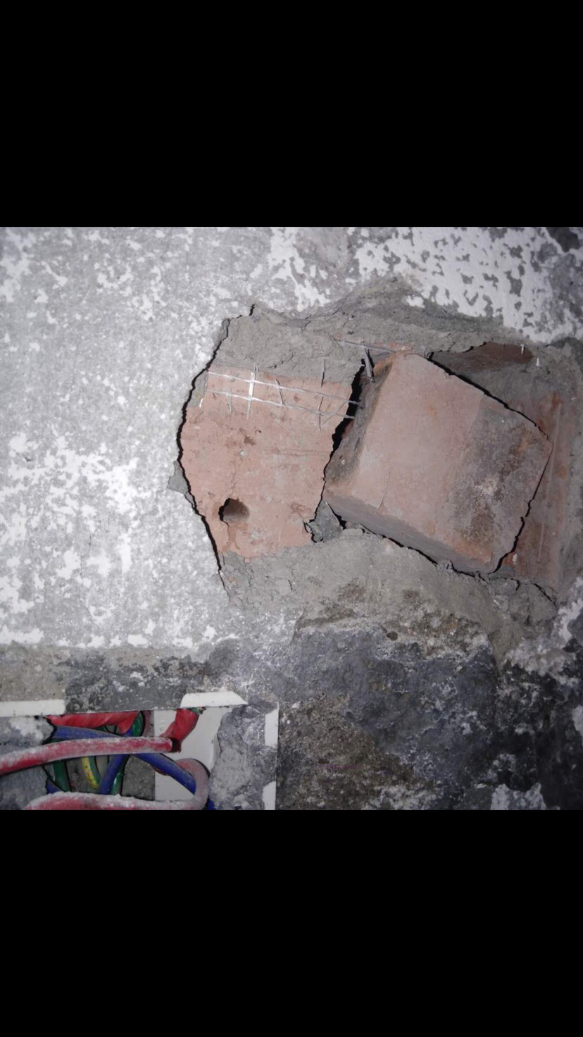 卫生间墙砖空鼓会掉吗视频(卫生间墙砖空鼓有什么好办法补救吗)