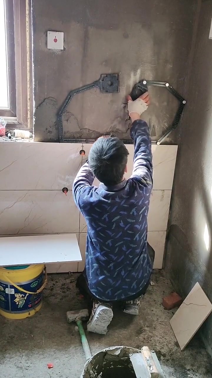 墙砖上打的孔如何修补视频(墙砖上打的孔如何修补视频教程)