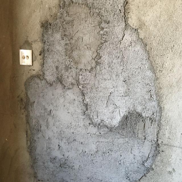 墙面空鼓师傅说不用修挂网就可以(墙面空鼓装修时能否让装修公司修补) 墙面空鼓师傅说不用修挂网就可以(墙面空鼓装修时能否让装修公司修补)