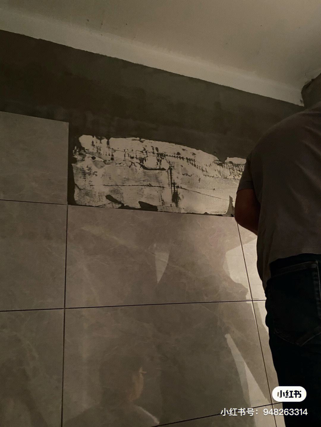 厨房墙壁瓷砖空鼓怎么处理(厨房墙砖有空鼓时间久了会不会掉)